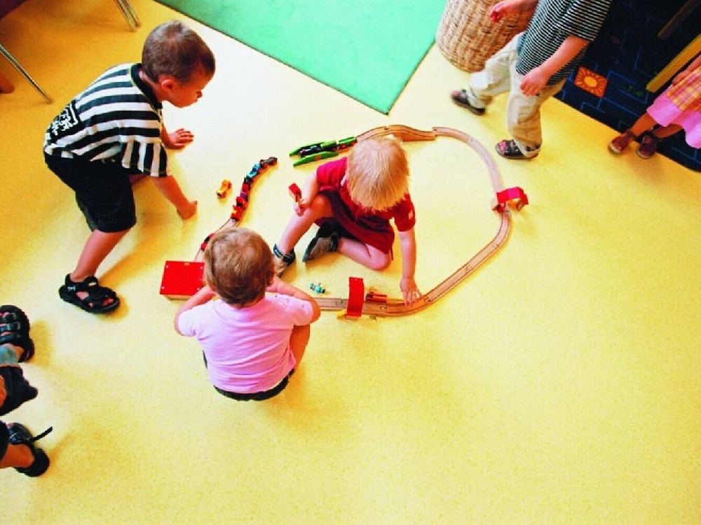 pvc塑膠地板日常養(yǎng)護小竅門